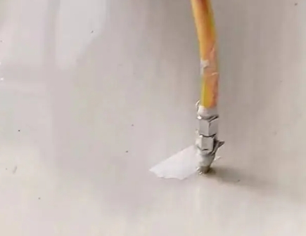 天元瓷砖空鼓维修公司专业解答在瓷砖铺贴过程中，如果使用的砂料过粗（如全部使用了粗砂），可能会导致以下问题
